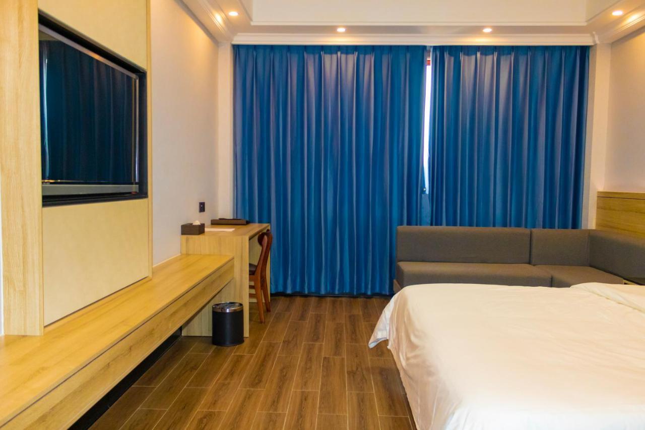 G.C Royal Hotel Accra Exteriör bild